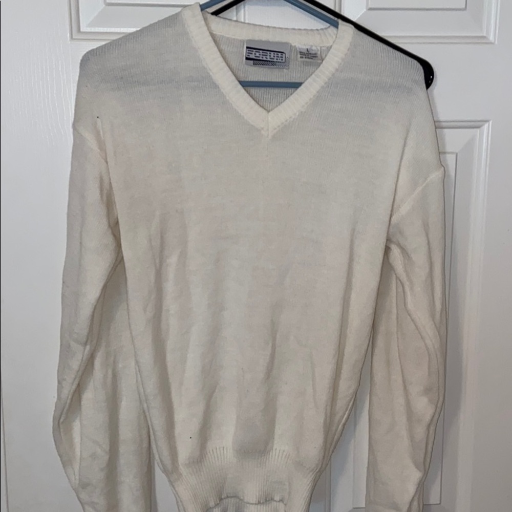 Forum sweater size L NWOT